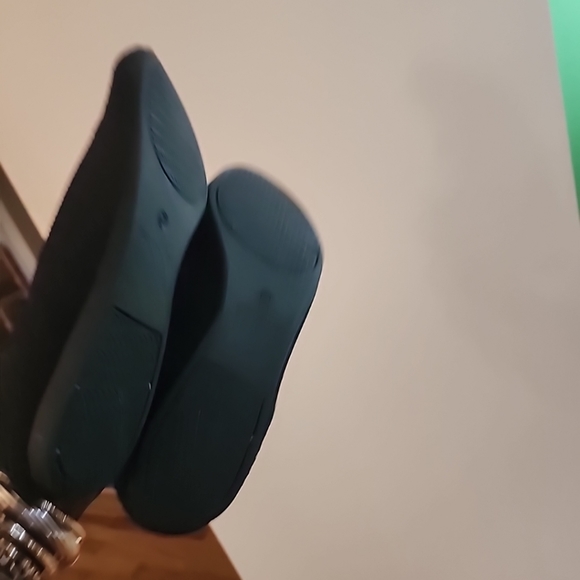 Rothys Pointy Toes Flat Shoes - Picture 7 of 10